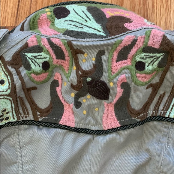 Oilily jacket 128 - size 8 - worn once - unbelievable design and embroidery! - Picture 5 of 9